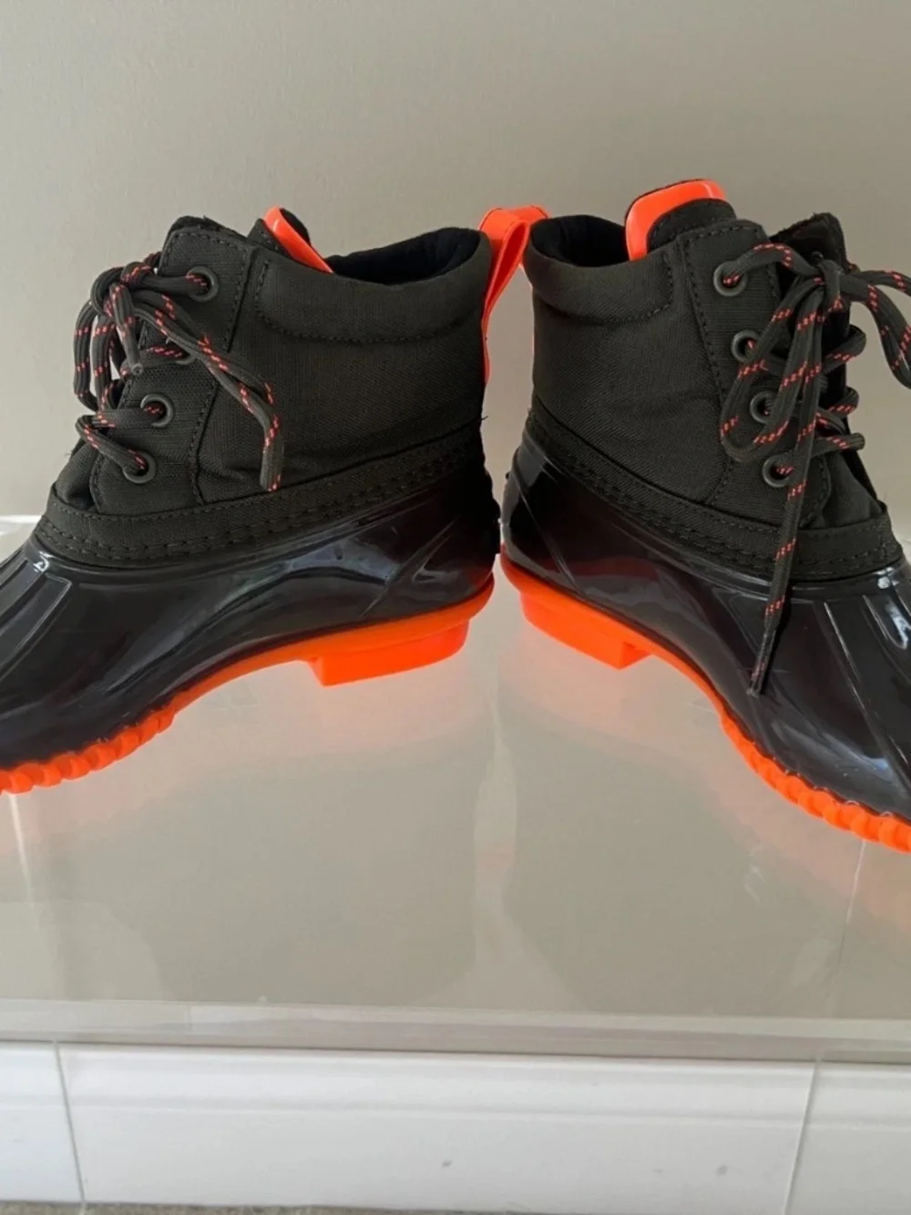 Tommy Hilfiger Womens Size 6m Haryett Duck Boots insulated Waterproof Snow Boot